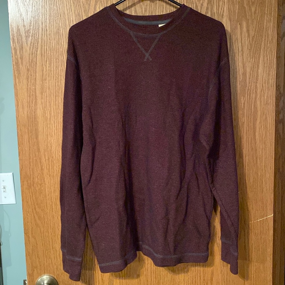 Men’s Red Head long sleeve Henley shirt. Size medium.